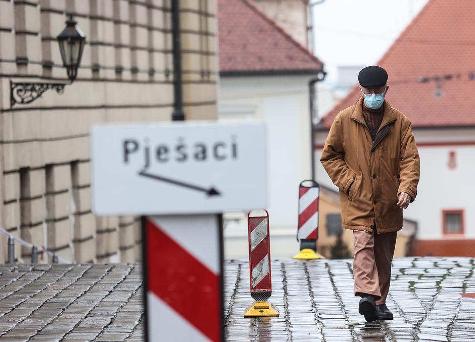 Zagreb: Vidljive posljedice potresa prilikom šetnje Gornjim gradom