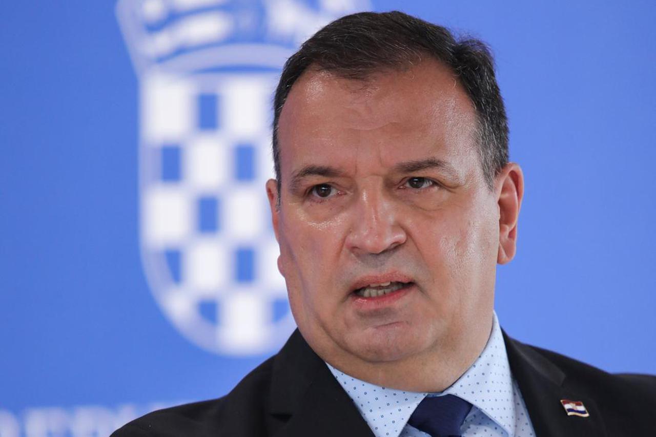 Zagreb: Vili Beroš dao izjavu nakon sjednice Vlade