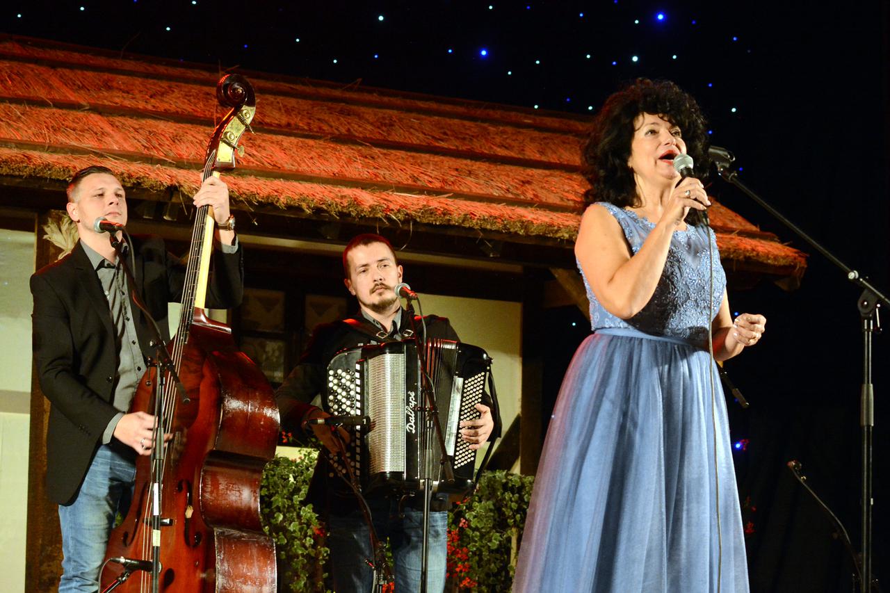 Veliko Trojstvo: Višnja Pevec nastupila na Etno festivalu s pjesmom Pčelica