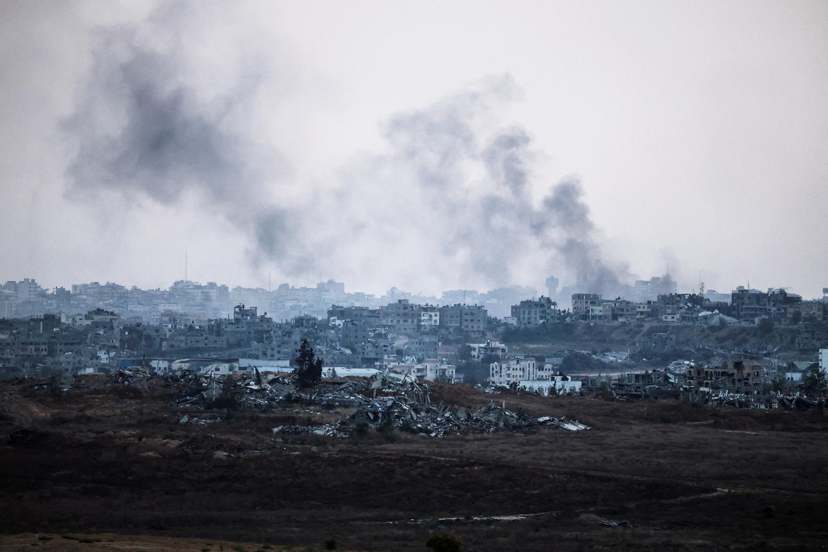 Smoke rises following an airstrike in Gaza, amid the ongoing conflict between Israel and the Palestinian Islamist group Hamas, near the Israel-Gaza border, as seen from Israel, May 26, 2024. REUTERS/Thomas Suen     TPX IMAGES OF THE DAY Photo: THOMAS SUEN/REUTERS