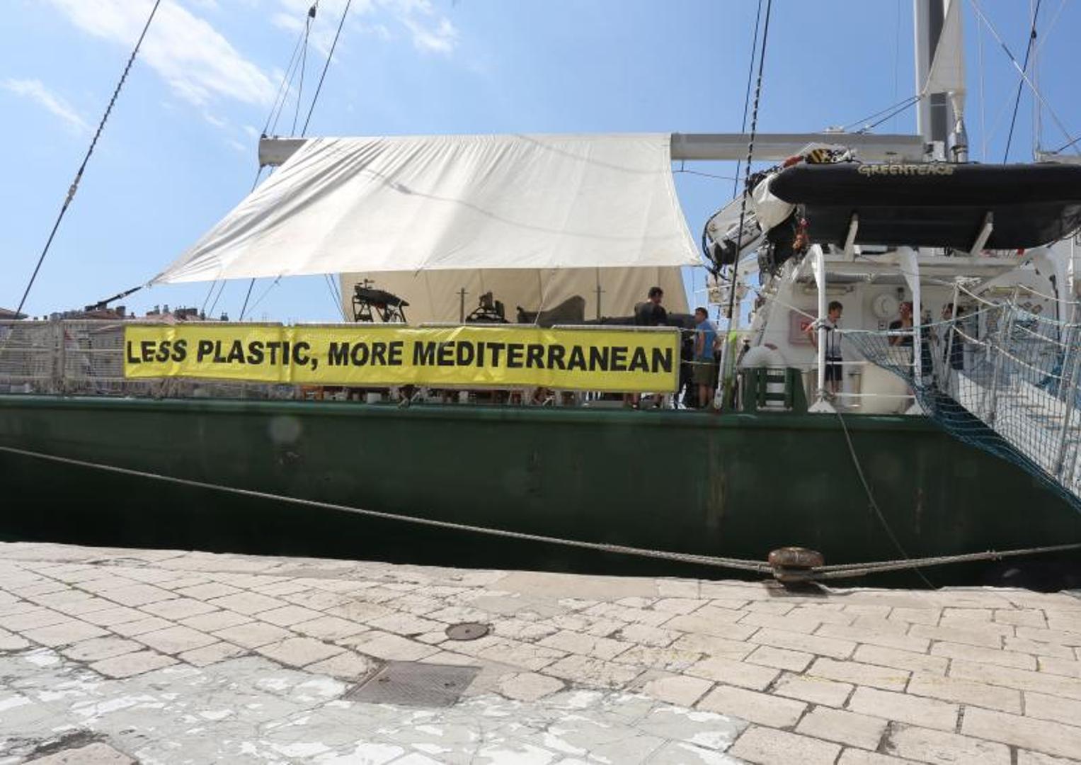 U sklopu mediteranske turneje 'Više Mediterana, manje plastike', Greenpeaceov brod 'Rainbow Warrior III' stigao je u Rijeku