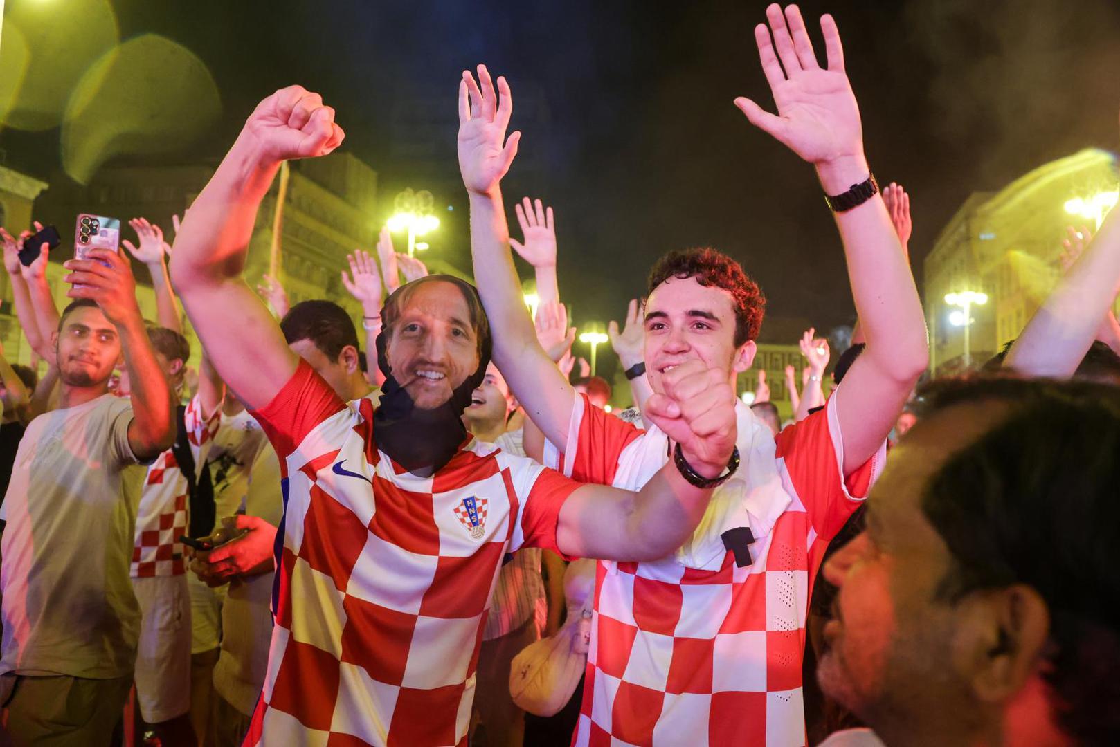 Atmosfera je, kao i mnogo puta dosad, pokazala koliko vatreni znače navijačima u Hrvatskoj. 