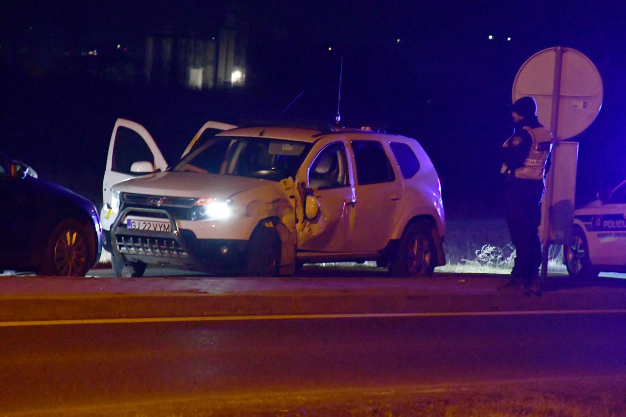 Kod Nove Gradiške bježali od policije vozilom u kojem je otkriveno nekoliko migranata