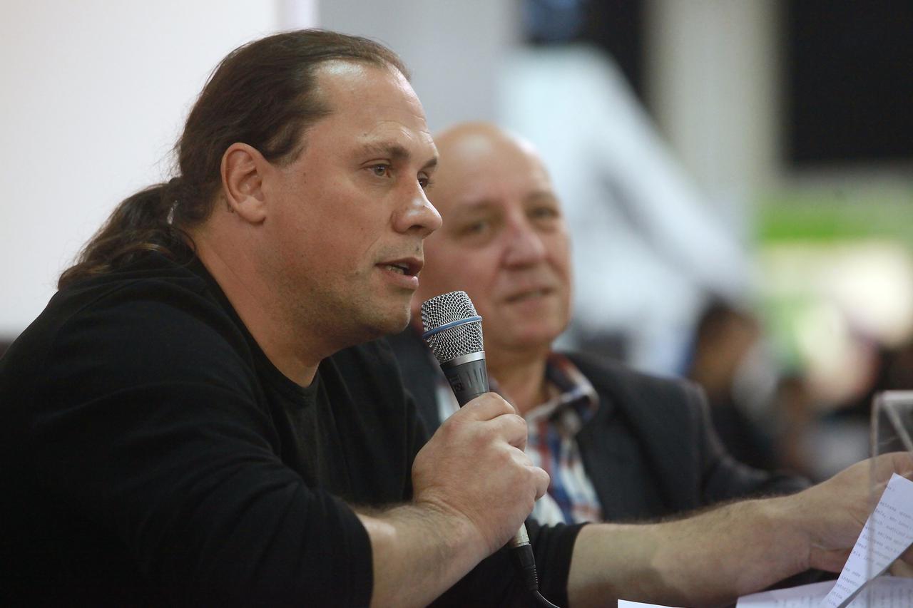 Boris Dežulović