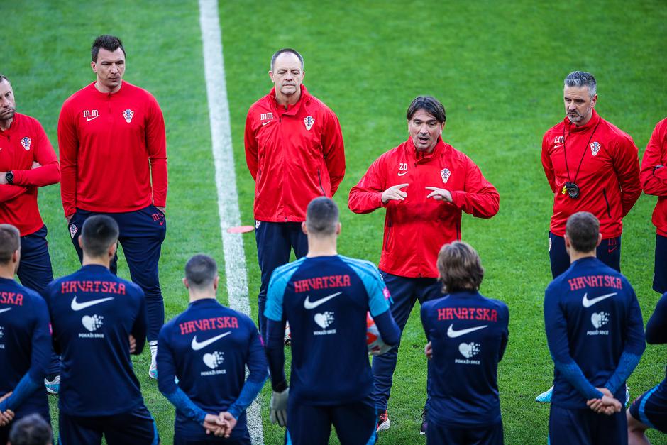 Hrvatska nogometna reprezentacija odradila trening u Bursi