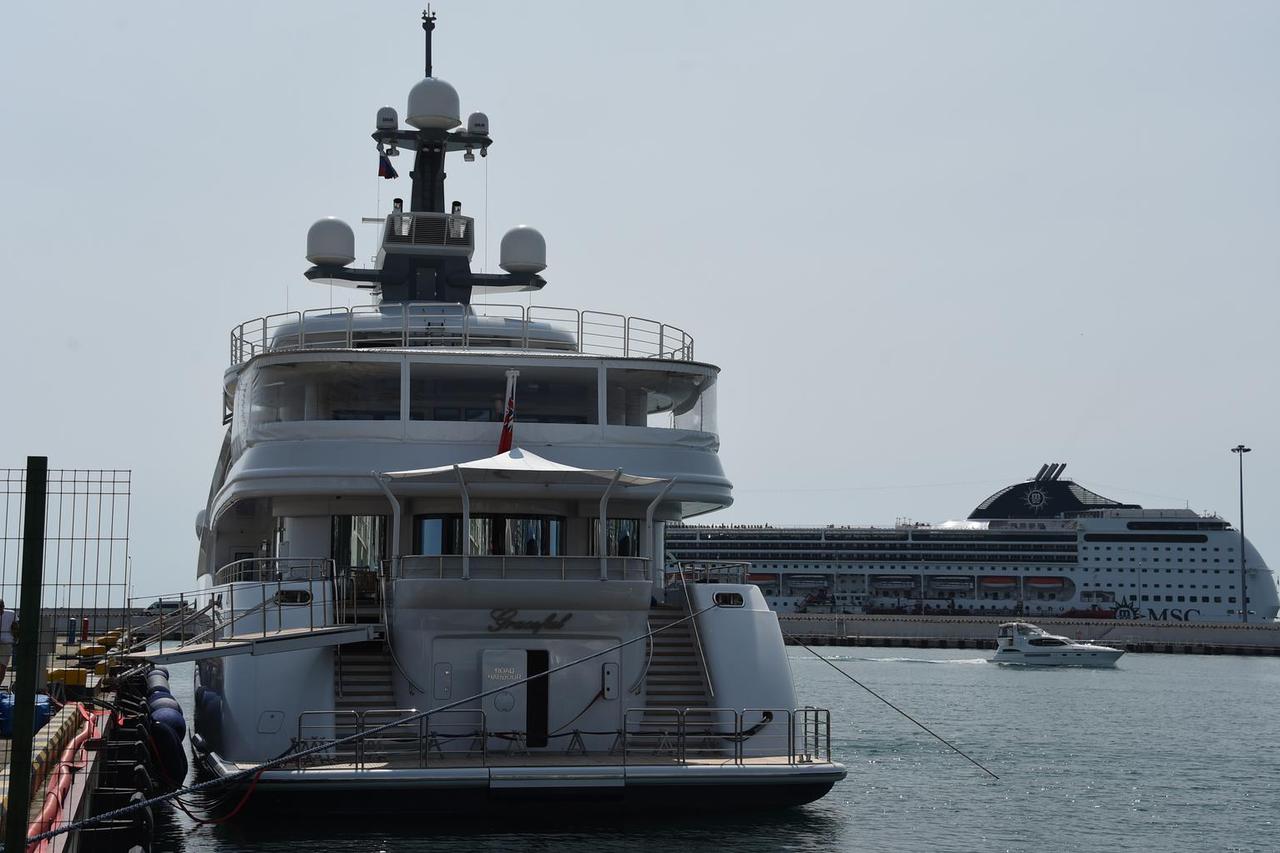 Sochi: Graceful, jahta Vladimir Putina