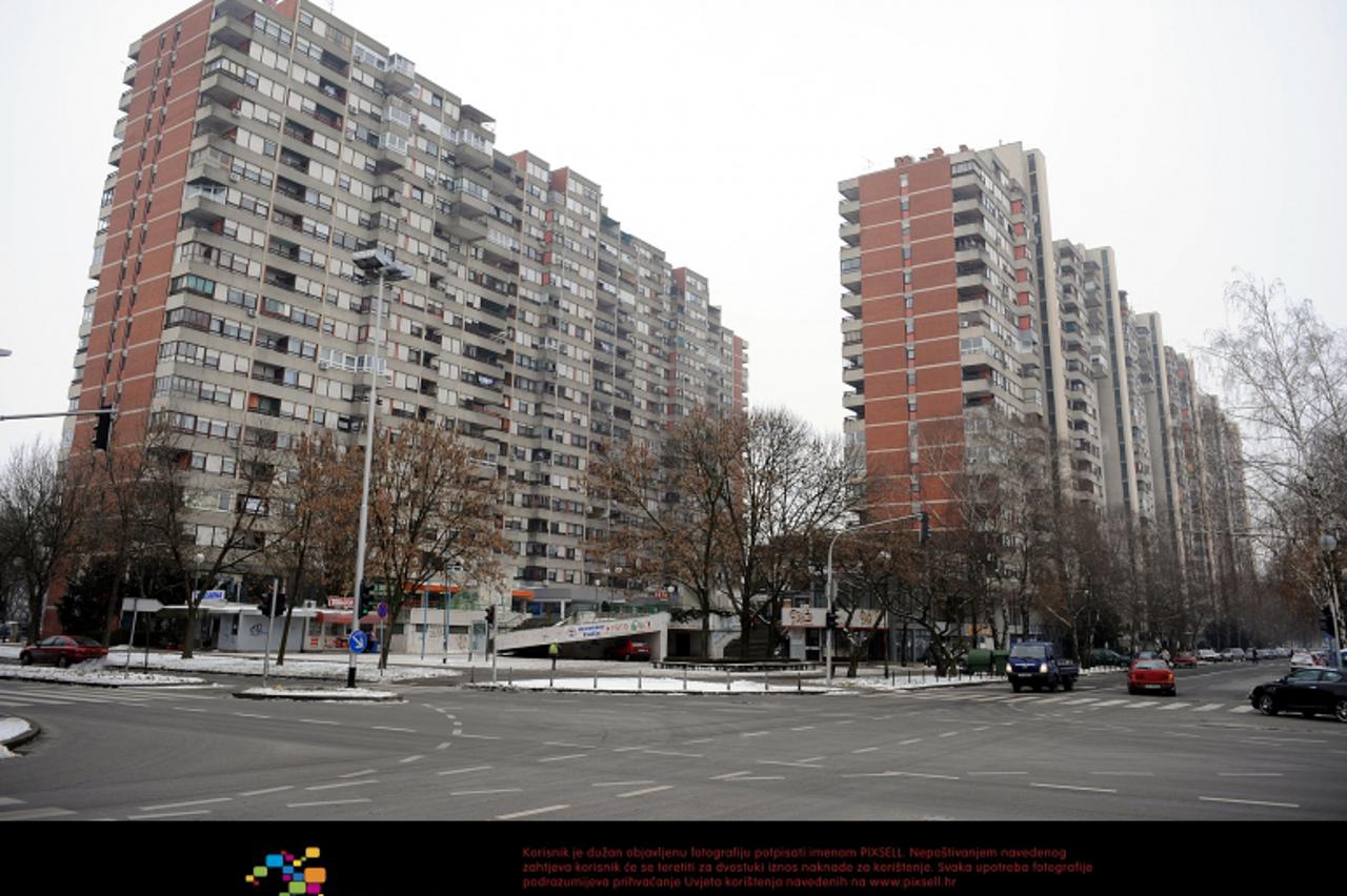 '14.01.2009., Zagreb - Mamutica je najveca zgrada, po obujmu, u Zagrebu i Hrvatskoj, a takodjer se ubraja medju najvece stambene zgrade u Europi. Nalazi se u Novom Zagrebu, u kvartu Travno. Izgradjena