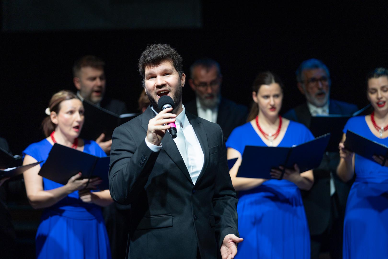 Hrvatski školski muzej nacionalni je muzej posvećen povijesti školstva i pedagogije te kulturi djetinjstva. Prikupljanje građe započelo je 1871. godine, a Muzej je tijekom desetljeća izrastao u važno mjesto istraživanja i predstavljanja hrvatske obrazovne baštine. Muzejske zbirke i programi privlače posjetitelje iz cijele Hrvatske zbog čega Muzej ima nacionalni značaj. Od 2027. godine Muzej djeluje u novom prostoru u Ratkajevom prolazu 4 u Zagrebu