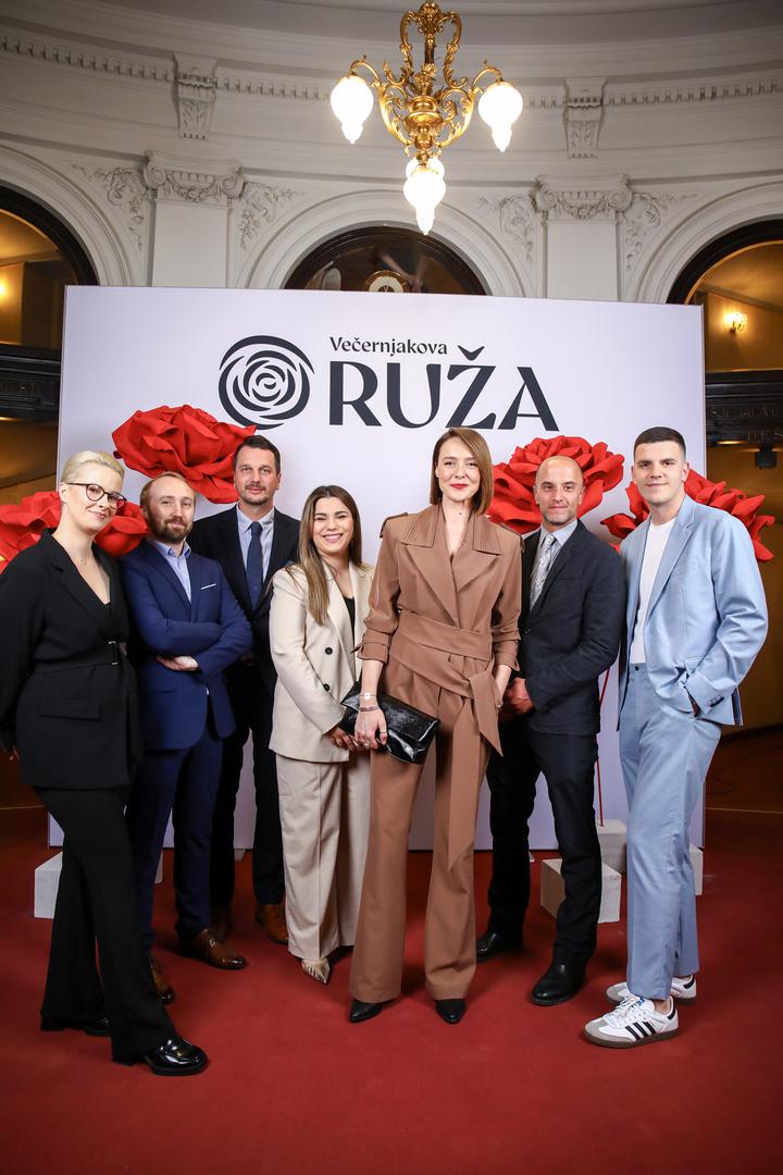 TV osoba 2024. godine je Mojmira Pastorčić, pozirala s ekipom emisije RTL Direkt