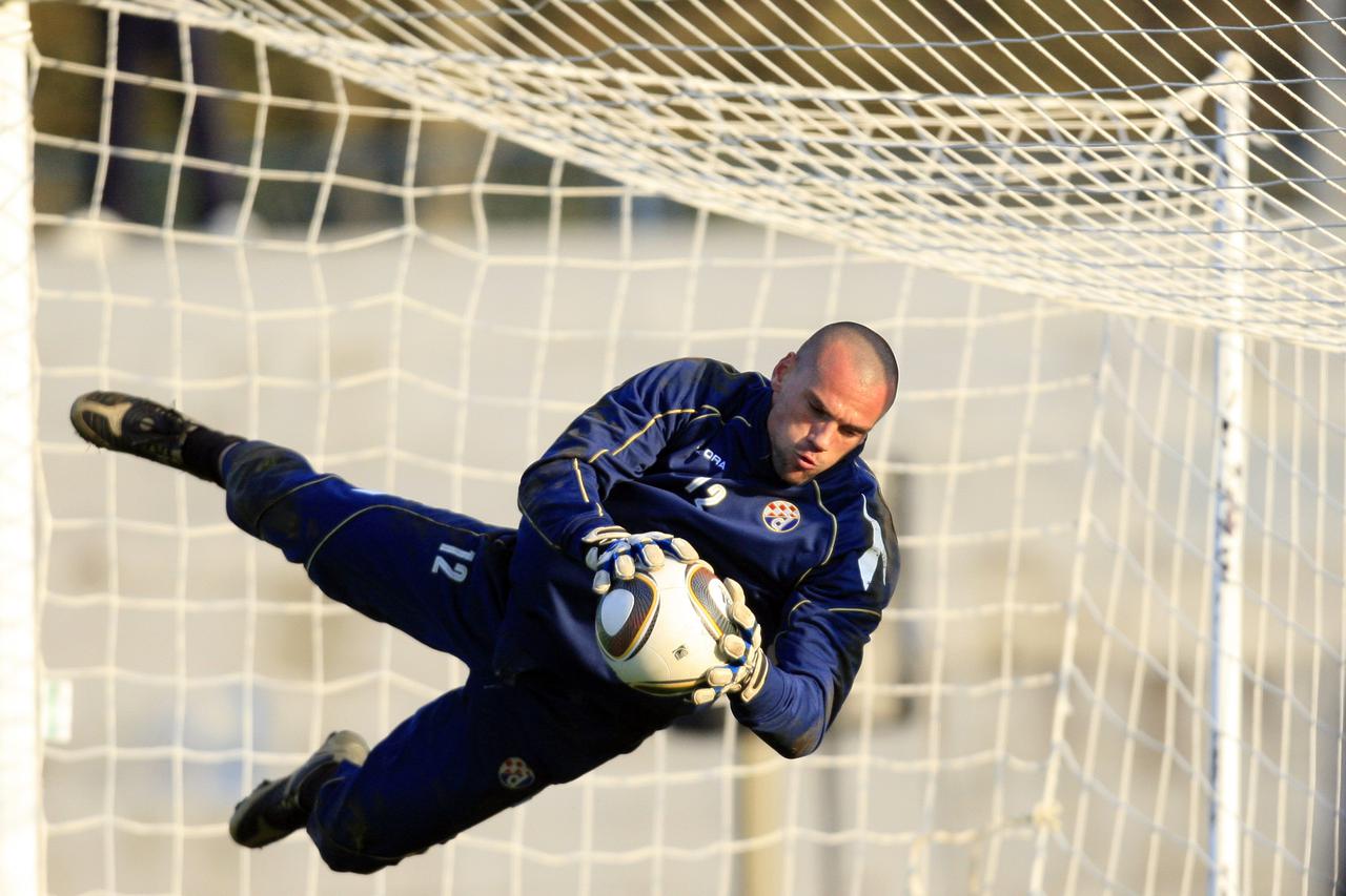 27.10.2010., Karlovac - Hrvatski nogometni kup, 1/8 zavrsnice, NK Karlovac - NK Dinamo. Marin Skender. Photo: Slavko Midzor/PIXSELL