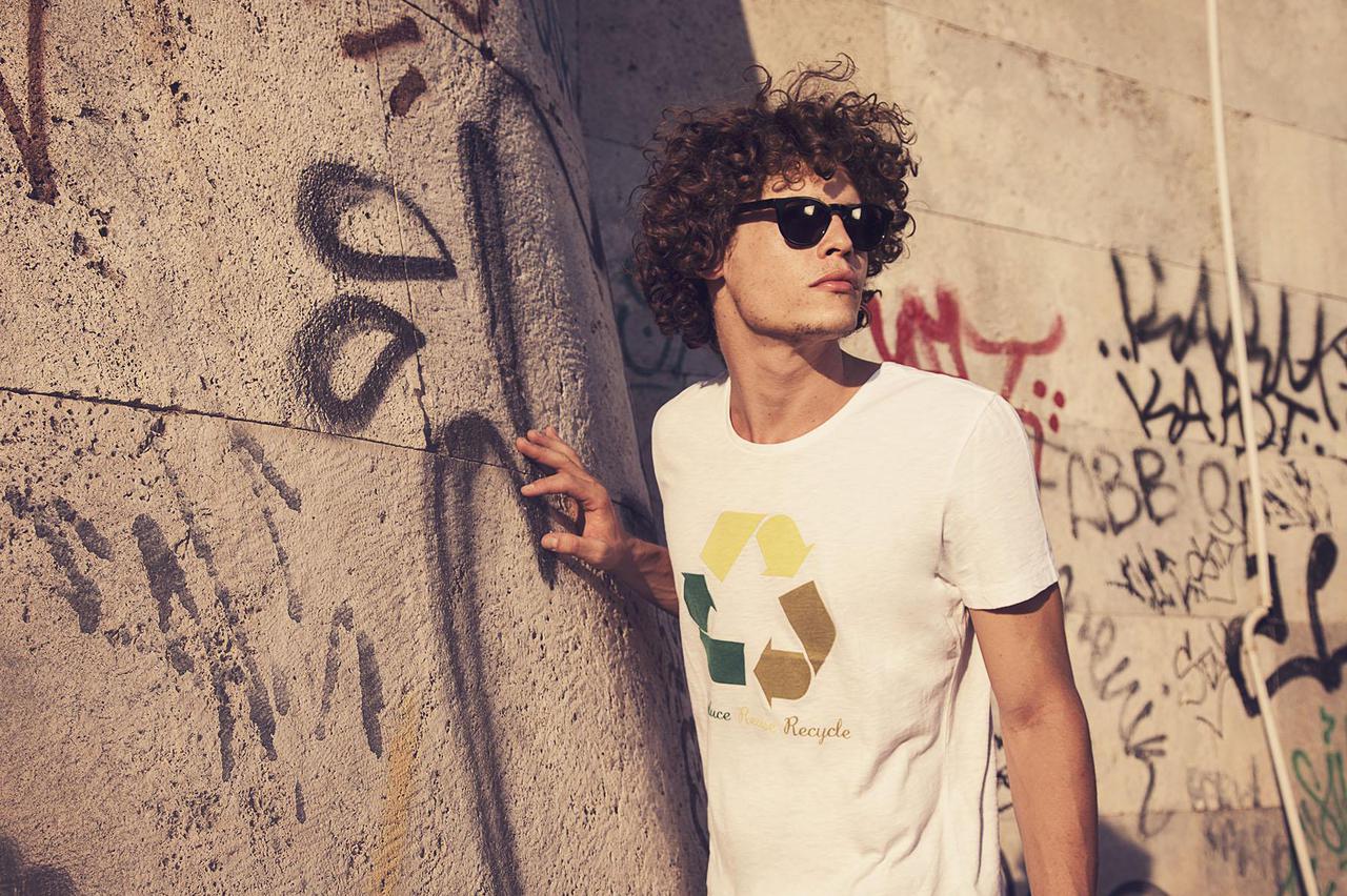 Iskoristi 77% popusta na otkačene 'Gots' muške majice