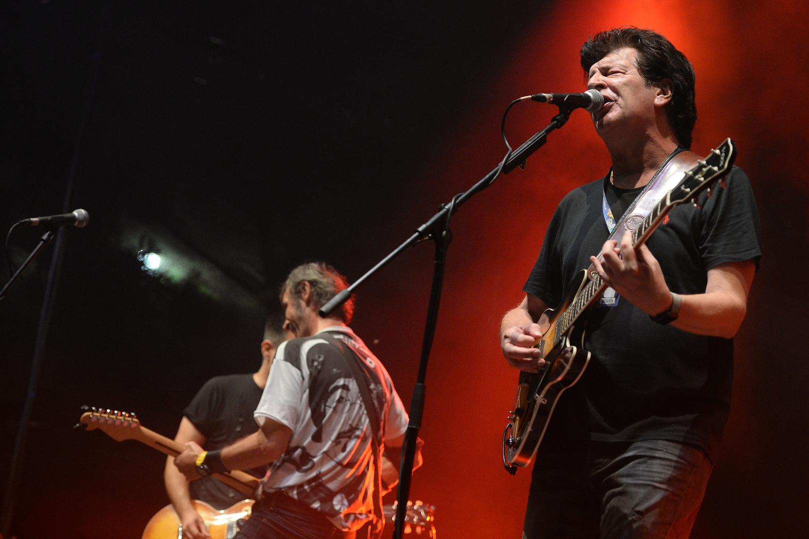 Bajaga je uoči koncerta poručio kako on razumije nezadovoljstvo branitelja, ali da on sigurno nije kriv za to. 