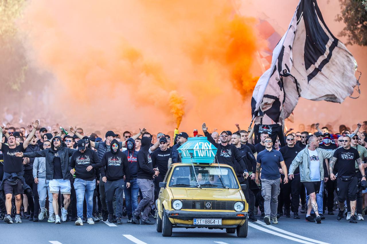 Split: Korteo Torcide prema stadionu Poljud