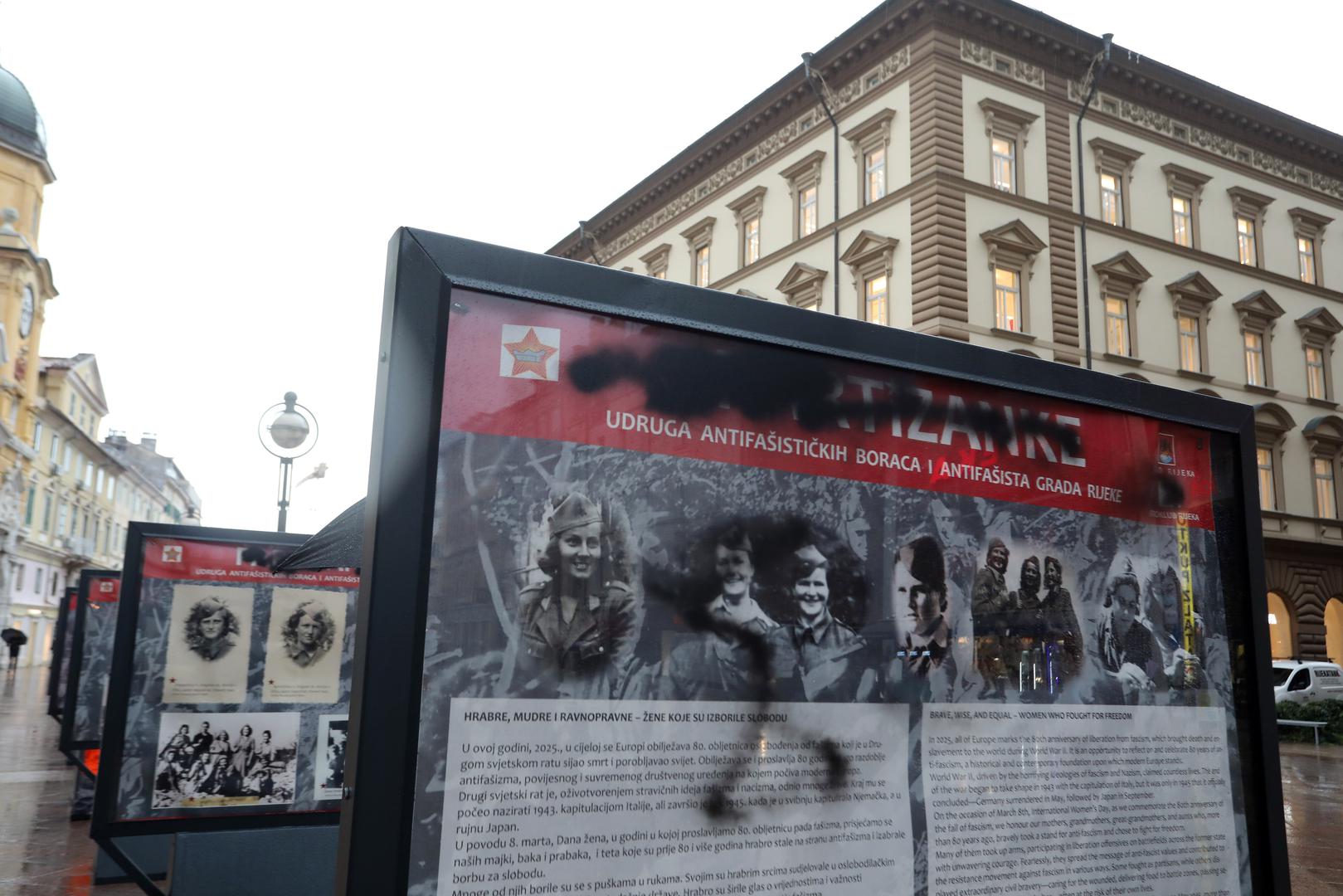 Najoštrije osuđujem ovaj vandalski čin uništavanja izložbe Partizanke postavljene u čast svim ženama koje su dale izuzetan doprinos u borbi za ravnopravnost žena, za slobodu i društvenu pravdu. Ovaj vandalizam direktan je napad na vrijednosti koje izložba predstavlja.