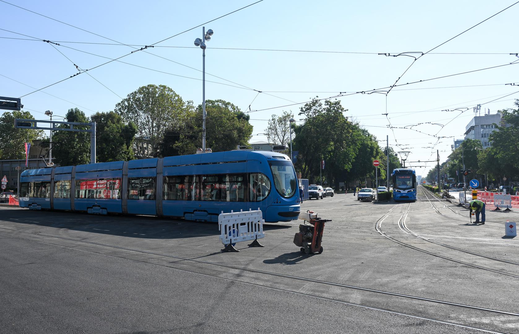 Zahvat je uključivao rekonstrukciju i sanaciju tramvajskog kolosijeka, izvedbu i obnovu betonskih ploča te montažu novih tračnica i armiranobetonskih elemenata.
