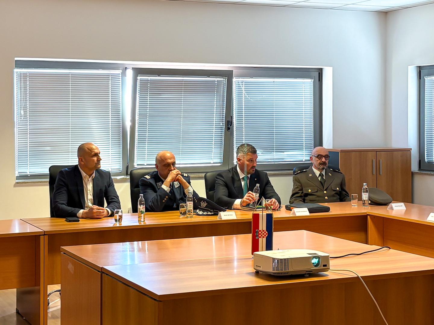 Ministar obrane Ivan Anušić, brigadni general Davor Tretinjak, Zvonimir Gvozadnović, brigadir Eduard Špoljarić