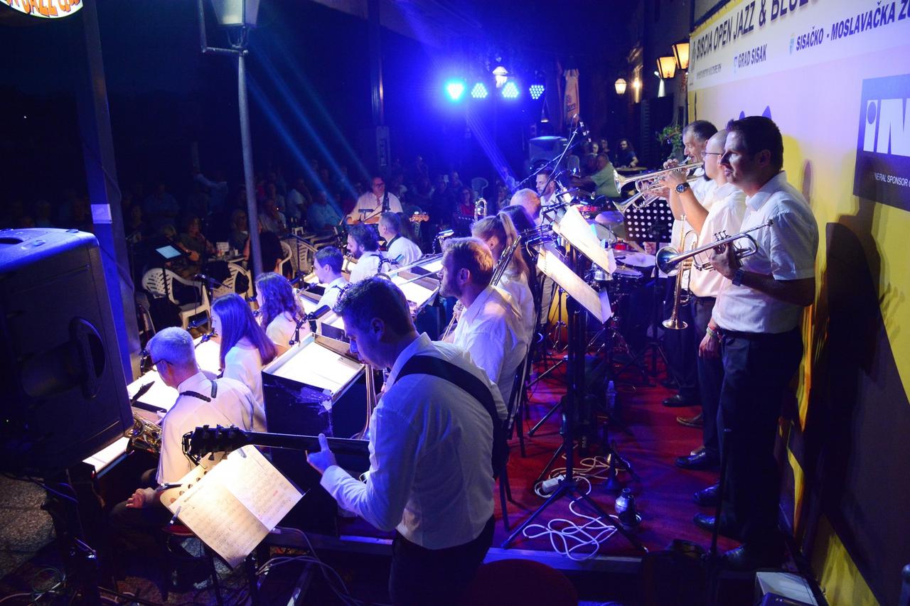 14. Siscia Open Jazz & Blues Festival počeo je koncertom Big banda Slavonska Požega
