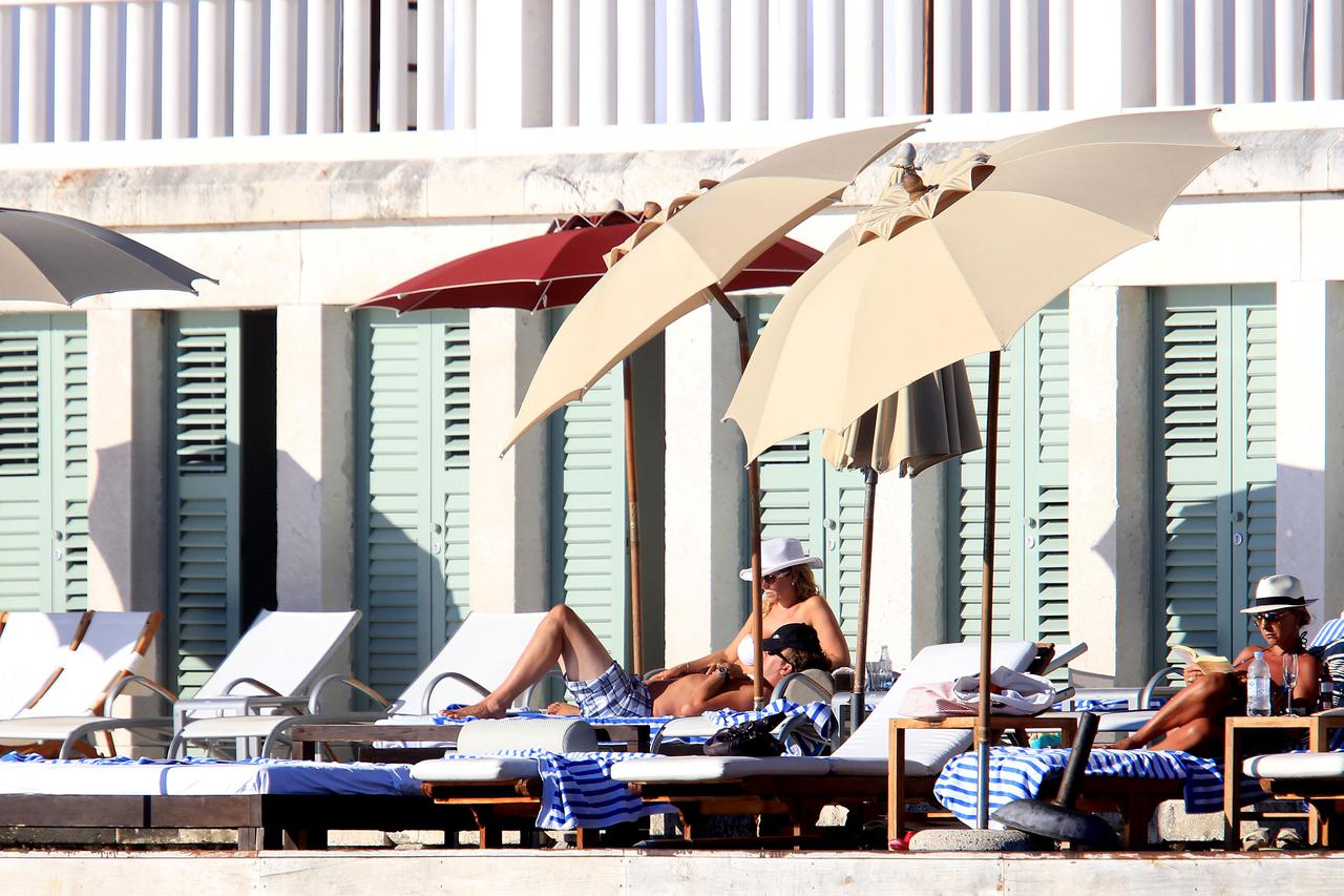 Hvar: Hvarske plaže pune su stranih gostiju