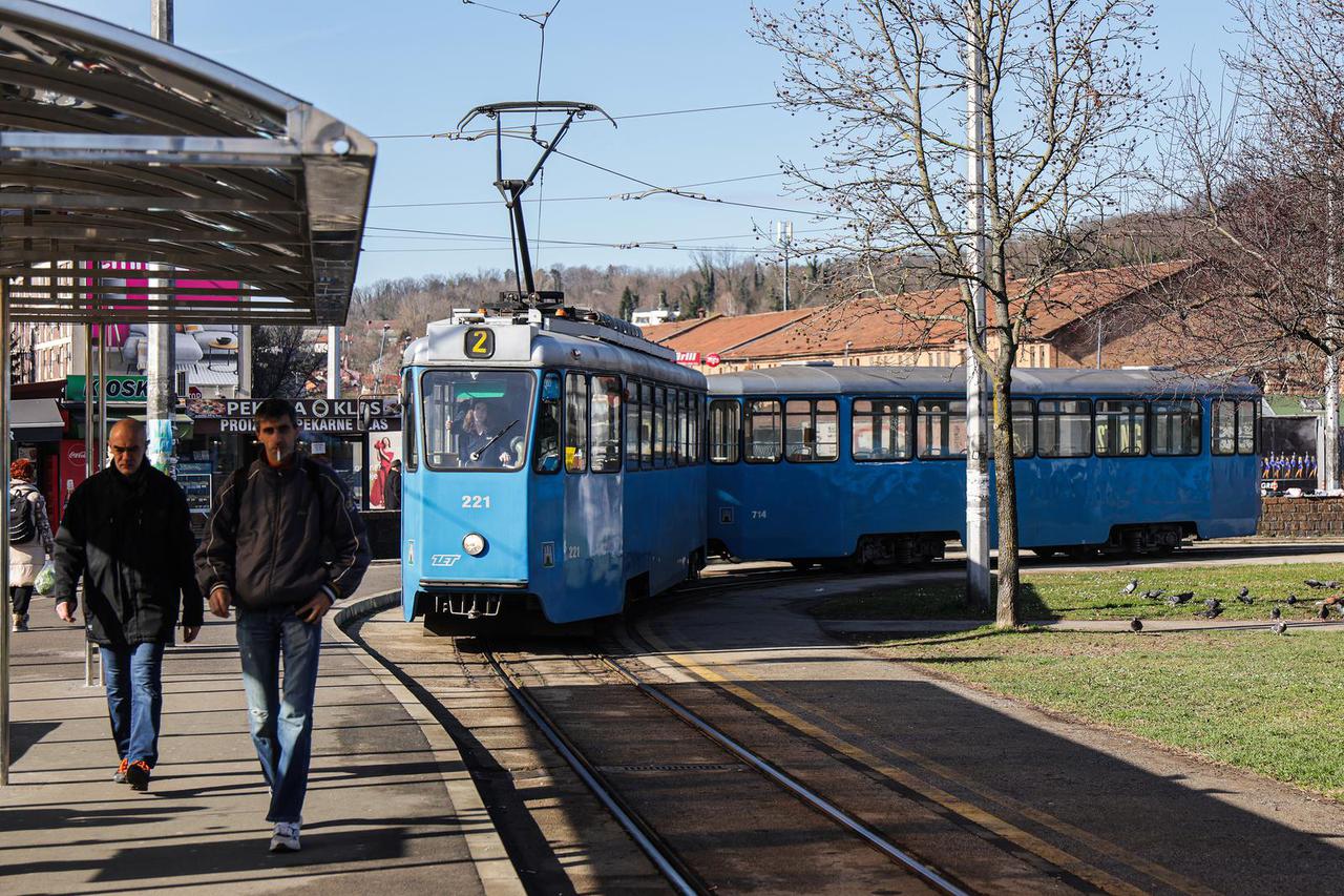 Zagreb. Tramvaj ZET-a koji vozi već pola stoljeća