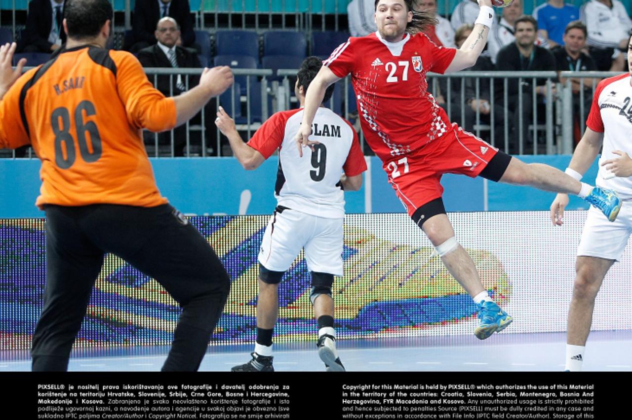 'Croatia\'s Ivan Cupic (r) and Egypt\'s Hady Mohamed during 23rd Men\'s Handball World Championship preliminary round match.January 17,2013. Foto © nph / Acero) *** Local Caption ***'