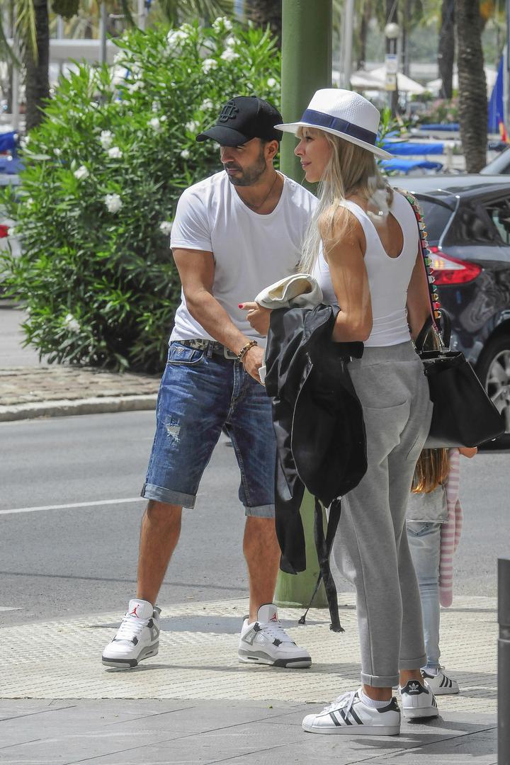 Luis i lijepa manekenka  Águeda u braku su od 2014. godine. 