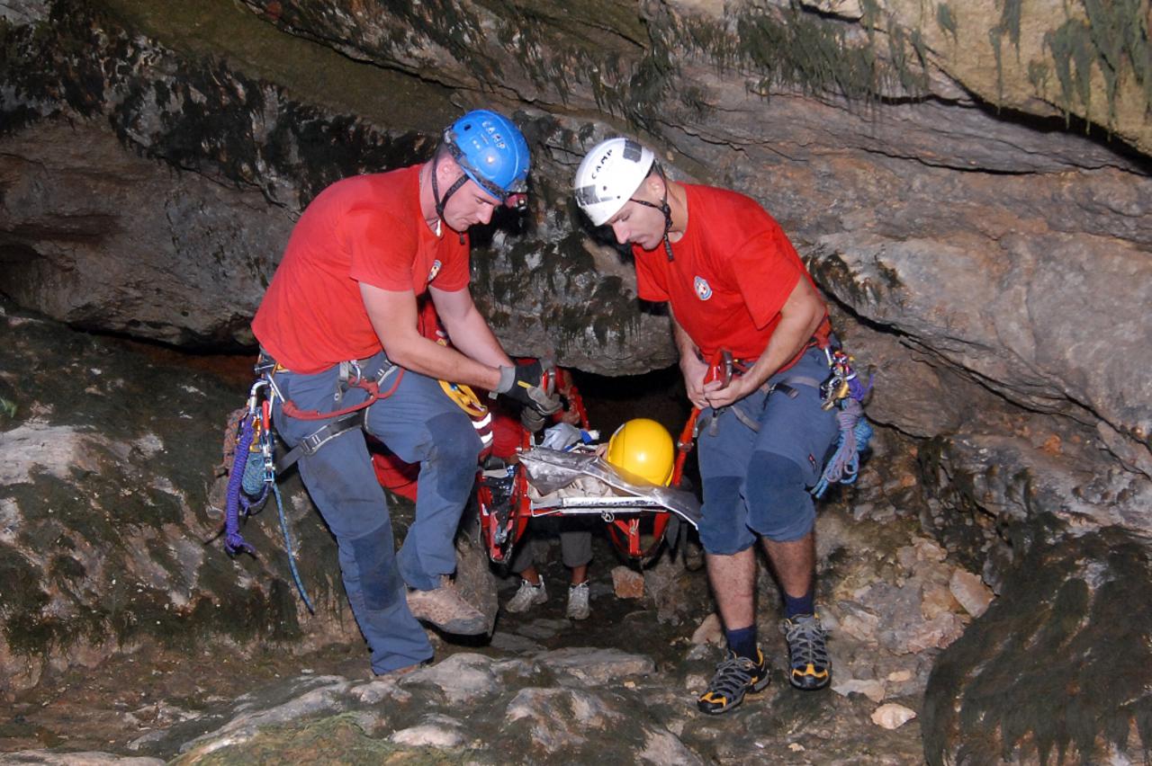 jama, špilja, gss, spašavanje (1)