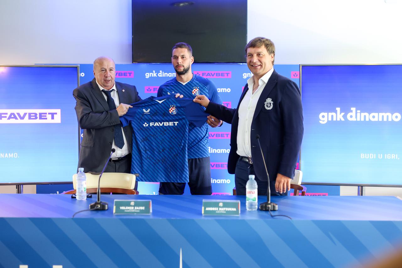 Zagreb: Dinamo prije dolaska na pripreme i službeno predstavio Marka Pjacu, najveće pojačanje ovog ljeta
