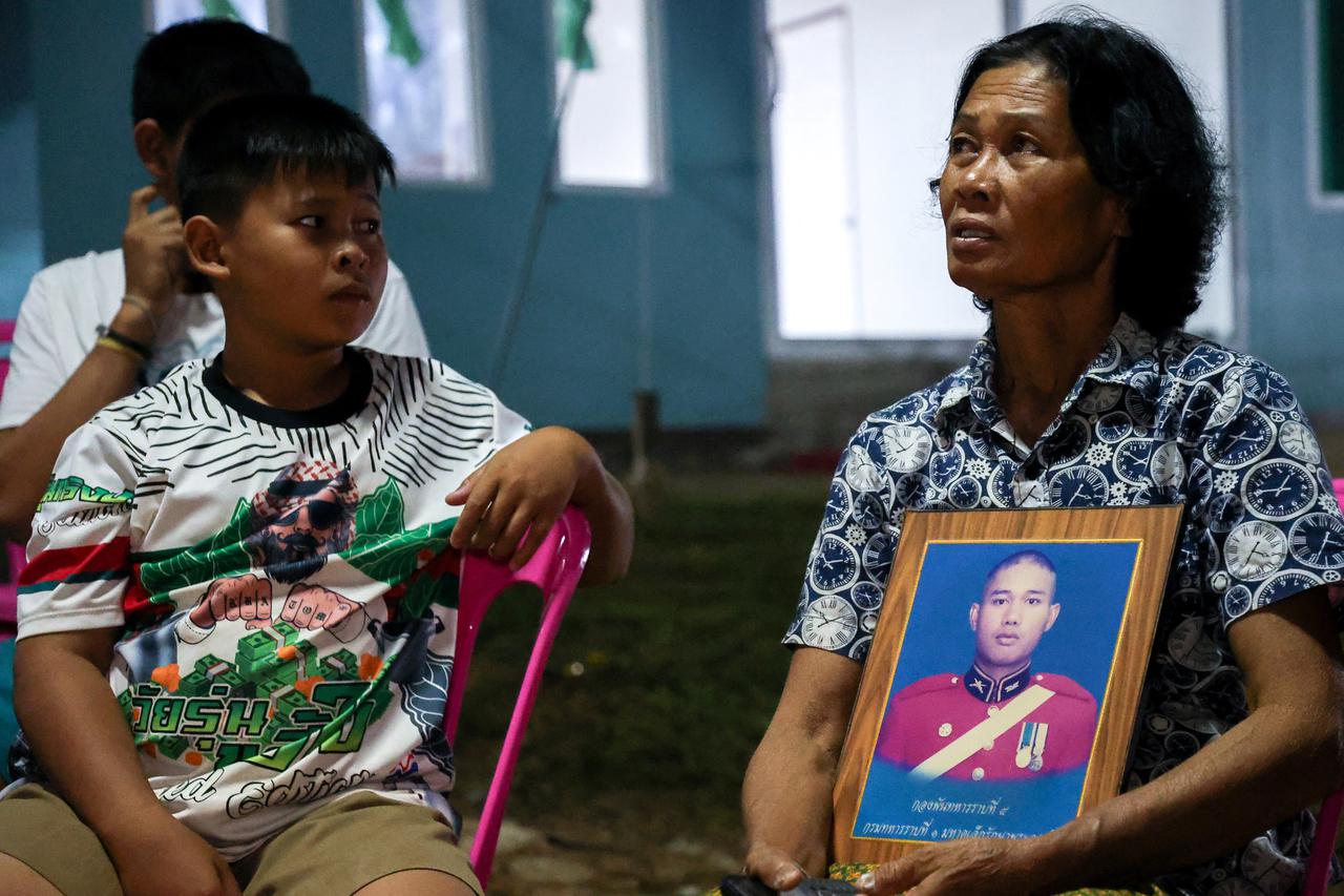 Grieving Thai family plea for return of slain son's body from Israel
