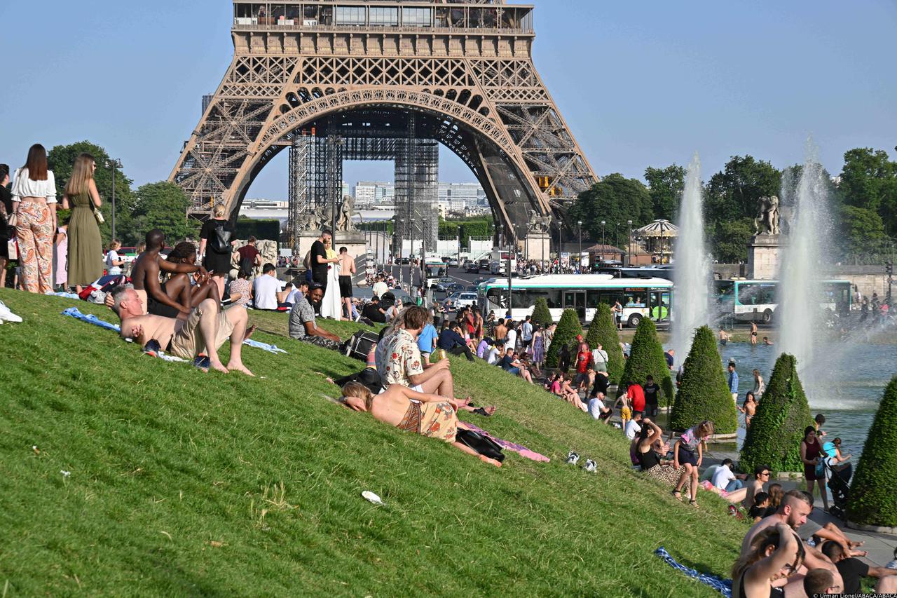 Heat wave in Paris