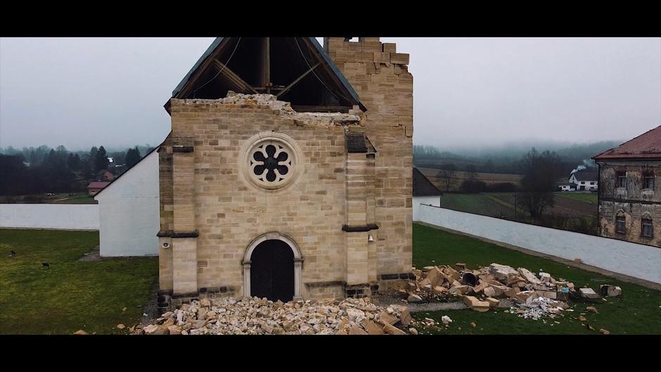 Dokumentarni film „POTRES(eni)“