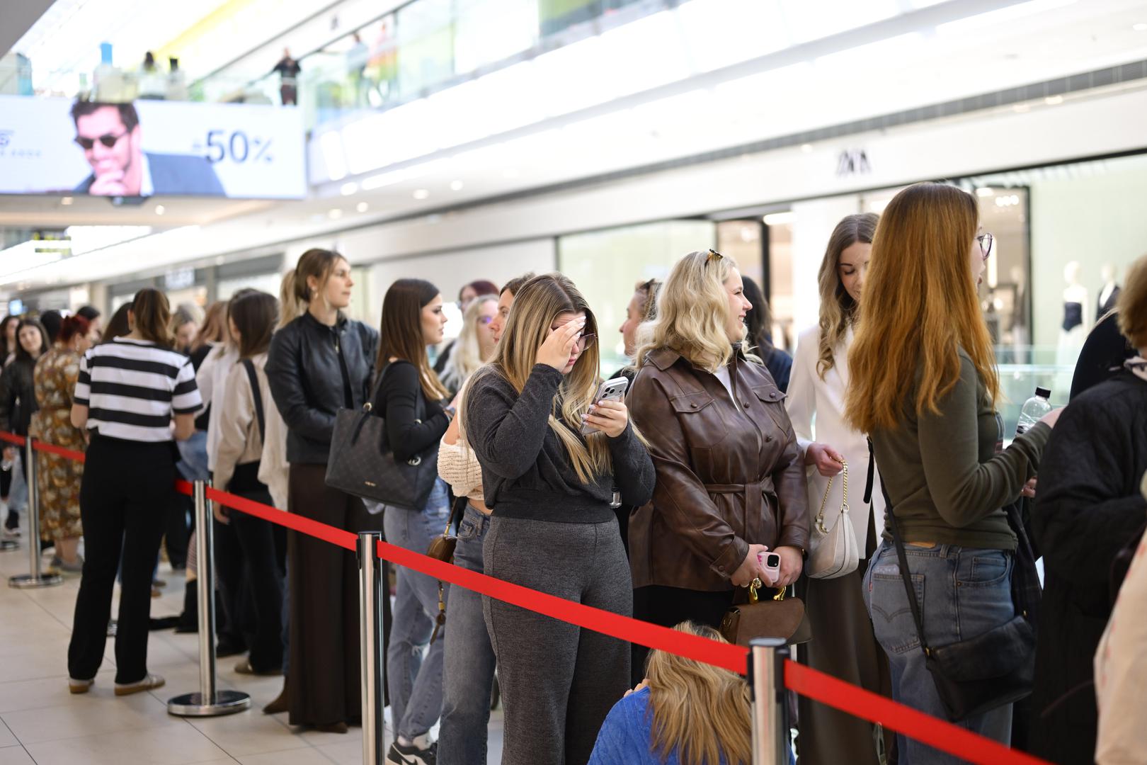 Megapoznati lanac beauty trgovina kupcima donose drukčije iskustvo koje uključuje ne samo fizičke trgovine, već i online ponudu i mobilnu aplikaciju, čime omogućuju snažan omnichannel pristup od samog početka. 