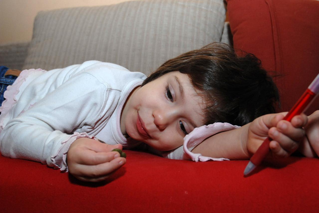 \'20.11.2010., Sisak - Sisacki Crveni kriz pokrenuo je akciju za pomoc maloj Marijeti Smajo(5,5 godina) kojoj je dijagnosticiran autizam.  Photo:Nikola Cutuk/PIXSELL\'