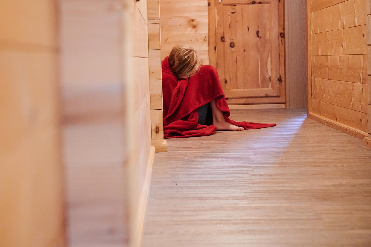 Illustration - Violence against children