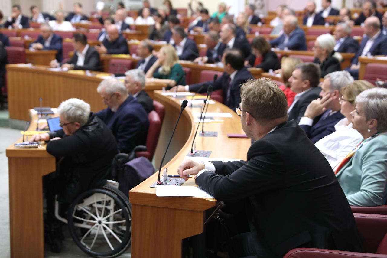 Zagreb: U Saboru opet u "rat" povredama poslovnika i opomenama