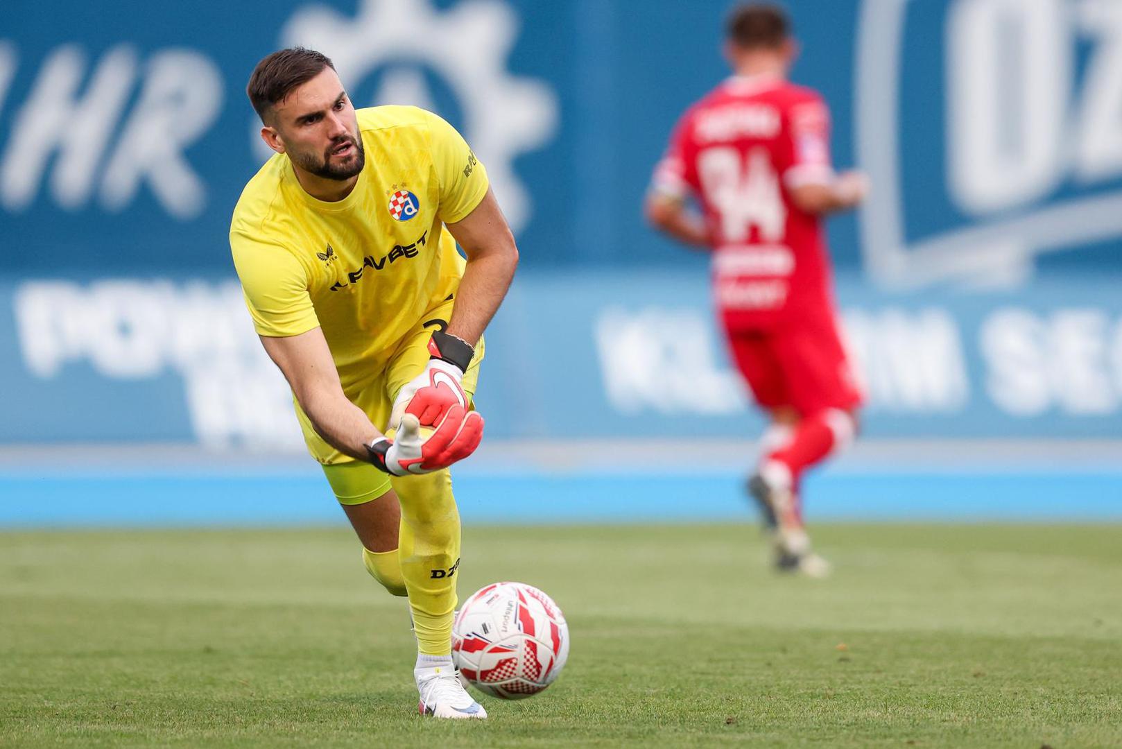 Ivan Nevistić je jedini golman koji je našao svoje mjesto na listi. U Dinamo je stigao iz Rijeke za 3 milijuna eura.