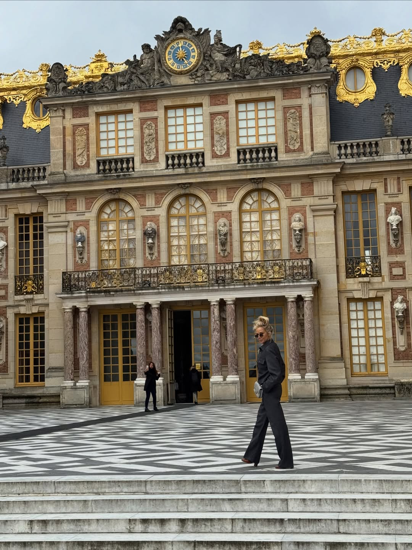 Majini pratitelji nisu skrivali oduševljenje novim objavama, a komentari ispod fotografija ispunjeni su porukama podrške i lijepim željama. Komplimenti poput "Zgodni. Uživajte!", "Lijep par" i brojna srca pokazuju kako publika s odobravanjem prati novu ljubavnu priču jedne od najvećih domaćih zvijezda. 