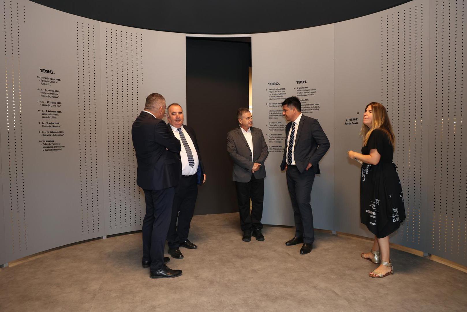 06.08.2023., Arzano - U cast prvog hrvatskog poginulog redarstvenika Josipa Jovica drzavni vrh otvorio spomen sobu i memorijalni centar Josip Jovic u Arzanu Photo: Ivana Ivanovic/PIXSELL