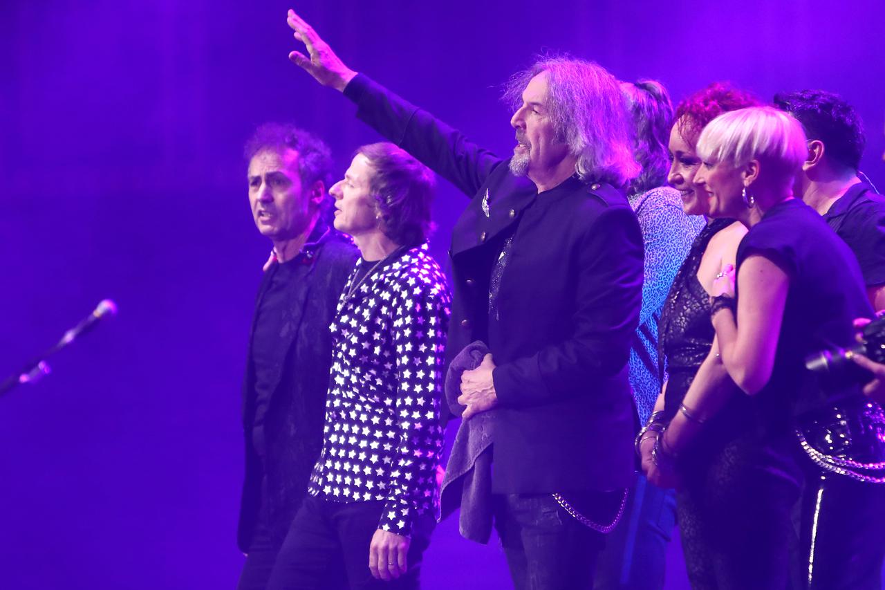 Zagreb: Koncert Parnog valjka "Valjak i prijatelji: Dovoljno je reći…Aki"