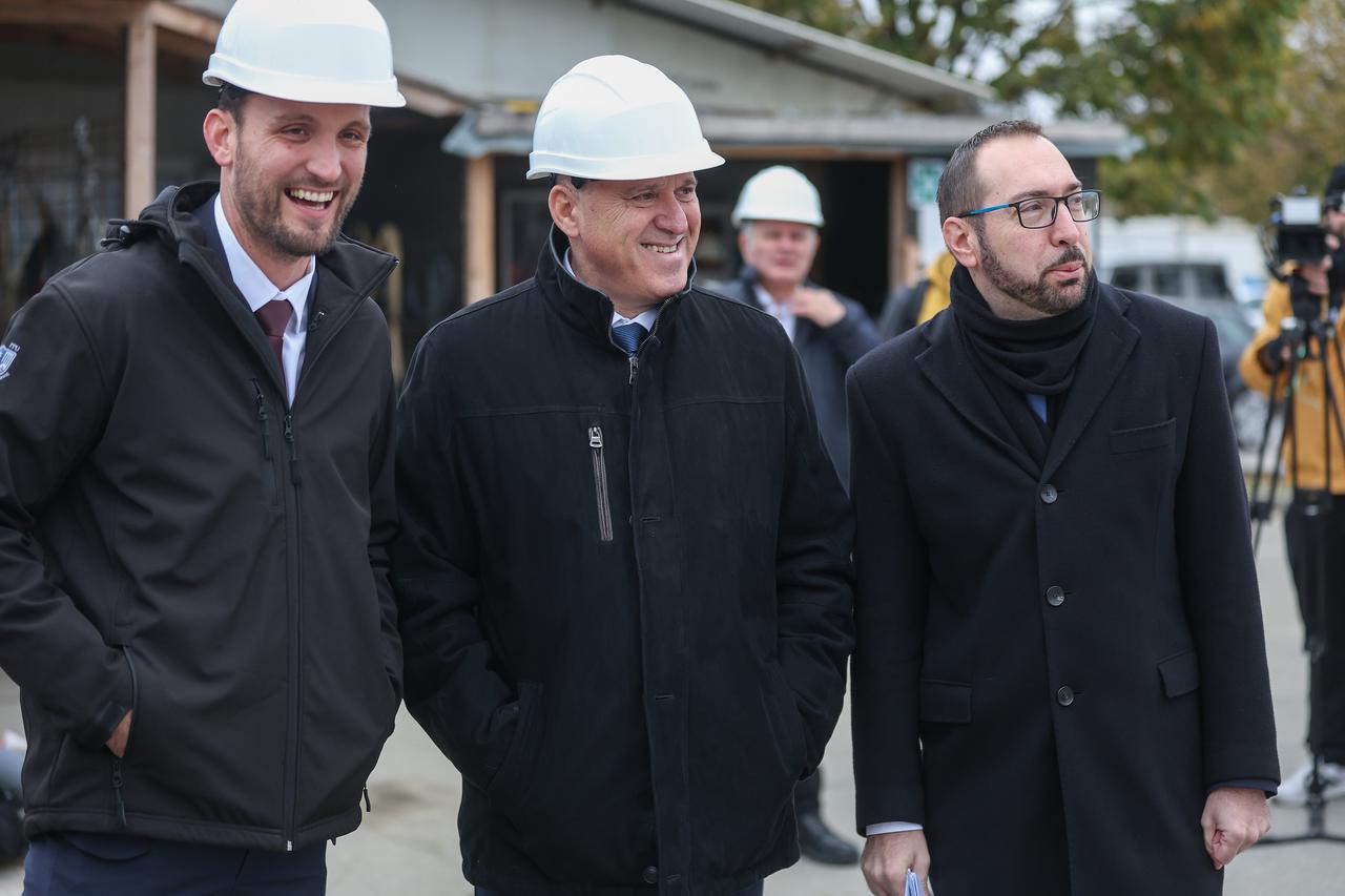 Zagreb: Tomašević s ministrima obišao gradilište multimedijalne Gradske knjižnice i društveno kulturnog centra Paromlin