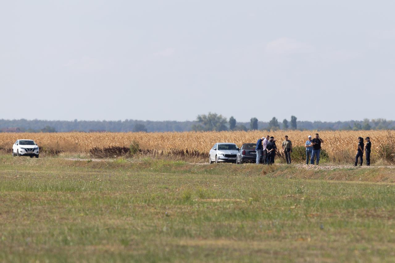 Vinkovci: Srušio se zrakoplov između Rokovaca i Vinkovaca