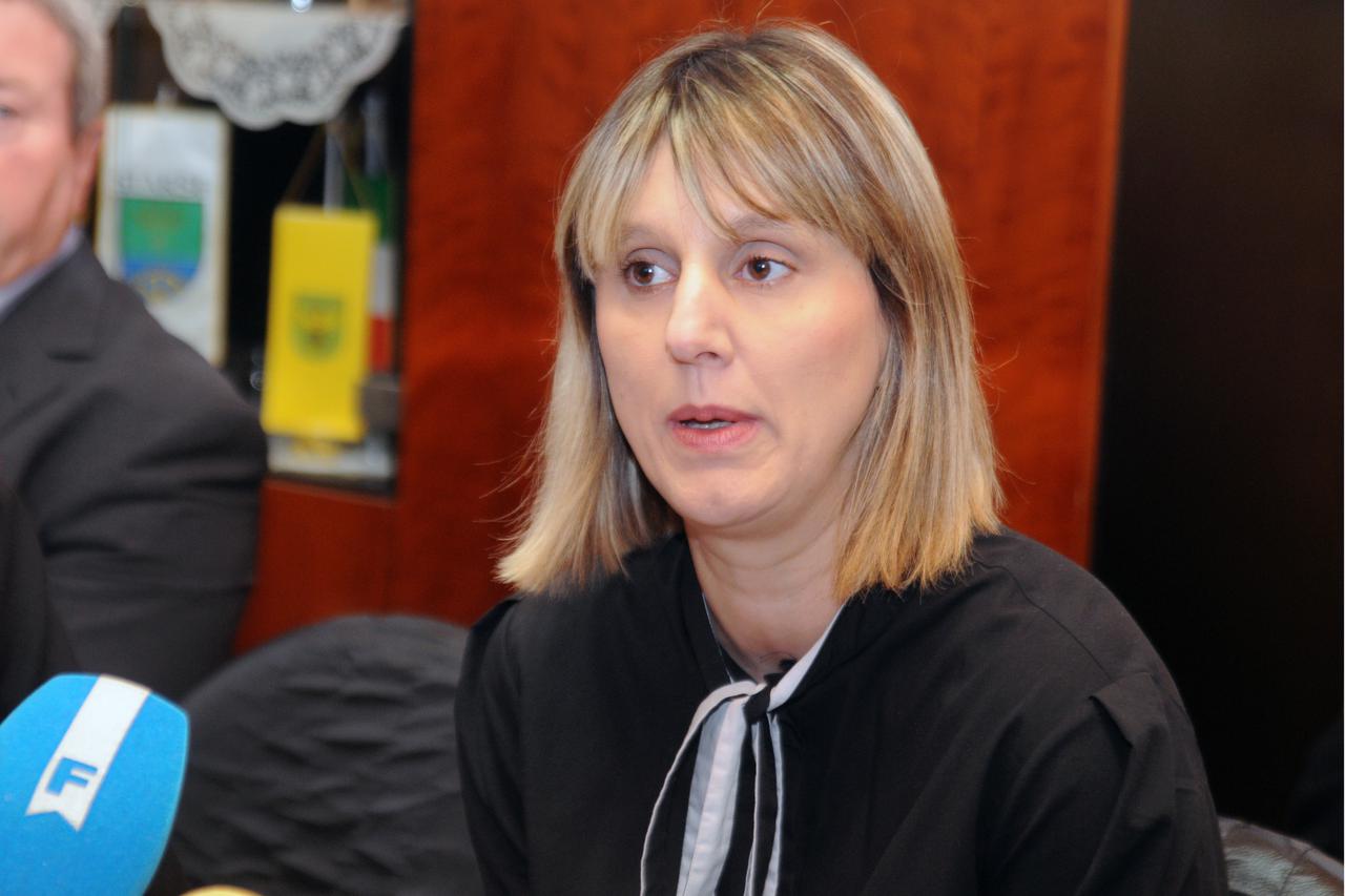 13.01.2014., Lovas - U zgradi opcine u spomen sobi zrtvama rata odrzana je tiskovna konferencija mjestana Lovasa i obitelji zrtava domovinskog rata povodom ukidanja presude Srbima za ratne zlocine pocinjene u Lovasu. Tanja Paša, nacelnica opcine Lovas. Ph