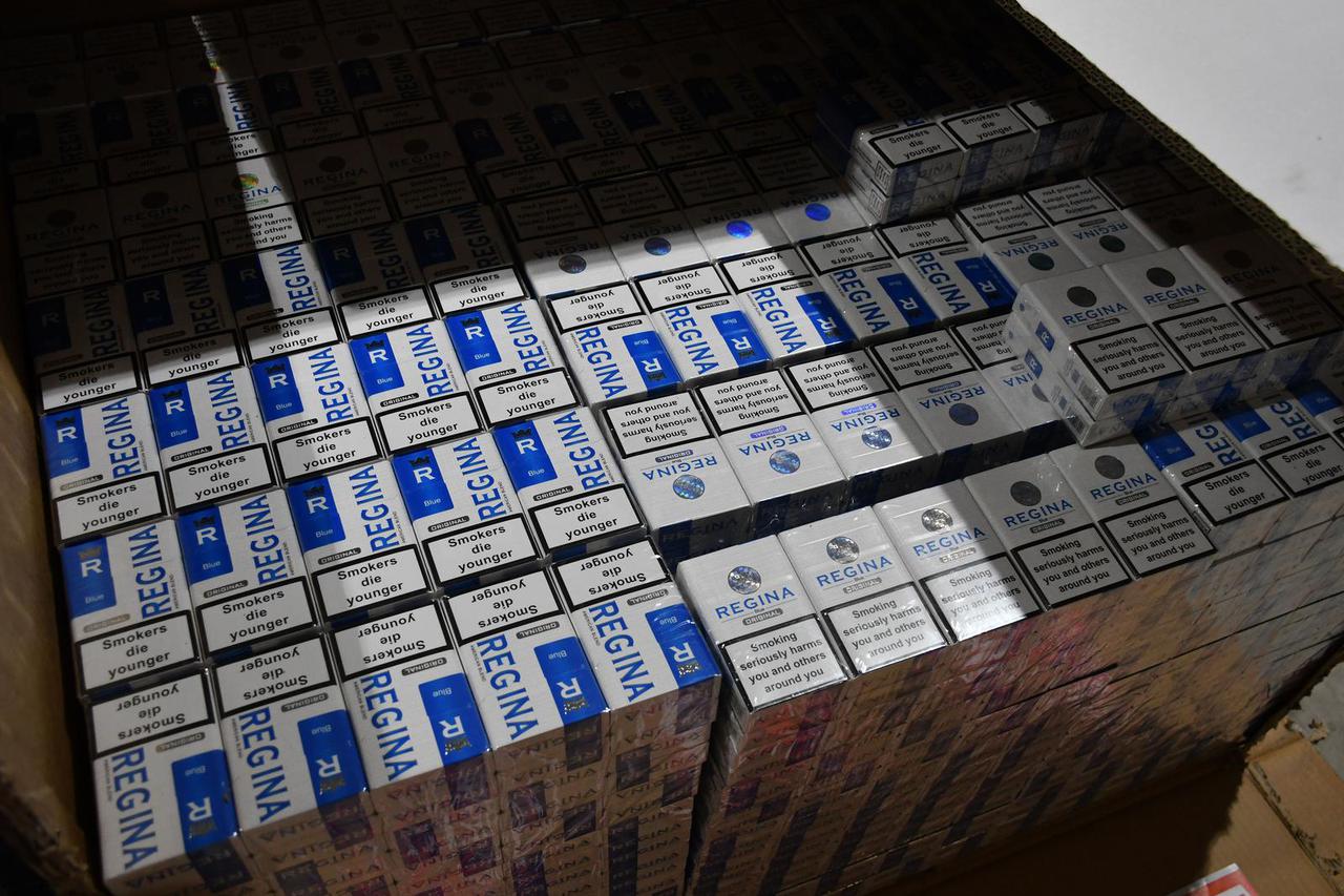 Velika zapljena cigareta na graničnom prijelazu u Staroj Gradiški