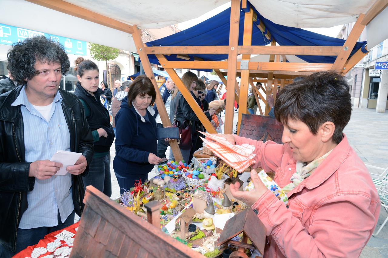 08.04.2017., Sisak - U organizaciji Poslovnog dnevnika u pjesackoj zoni u Radicevoj ulici organiziran je Festival poduzetnistva i OPG-a. Photo:Nikola Cutuk/PIXSELL