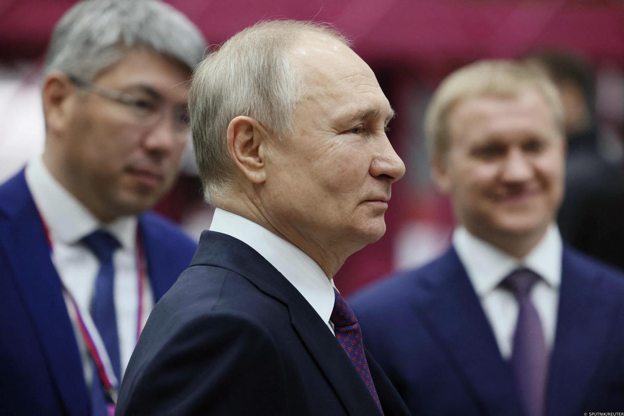Russian President Vladimir Putin visits aviation plant in Ulan-Ude