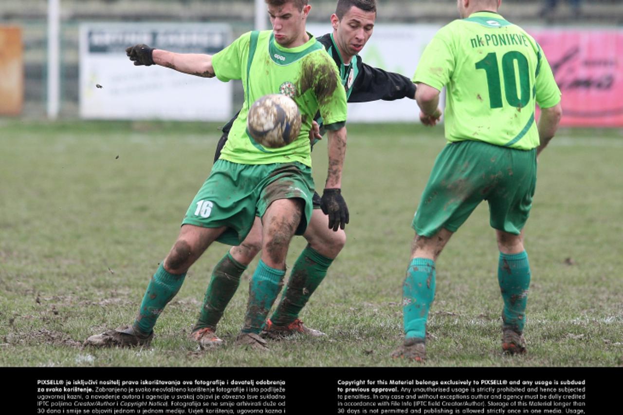 '01.04.2013., Zagreb - Nogometna utakmica NK Ponikve - NK Mladost.  Photo: Luka Stanzl/PIXSELL'