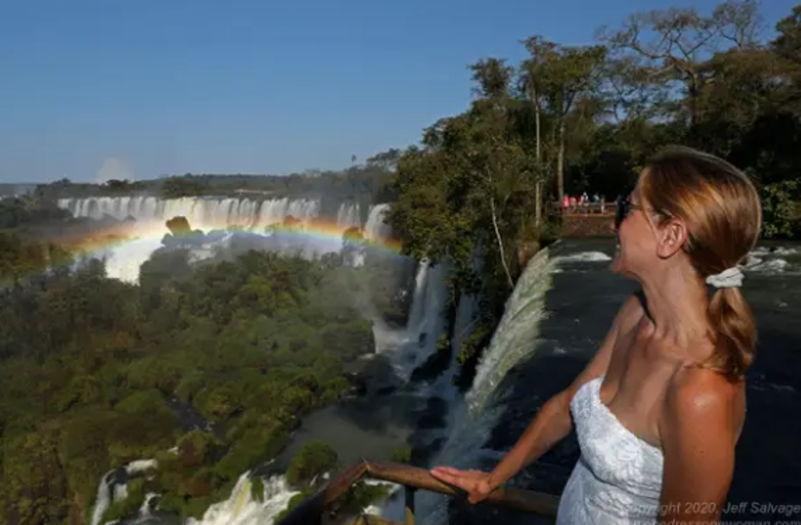 Objasnili su kako nemaju puno novaca, već kupuju karte jako rano i koriste razne popuste za smještaj.