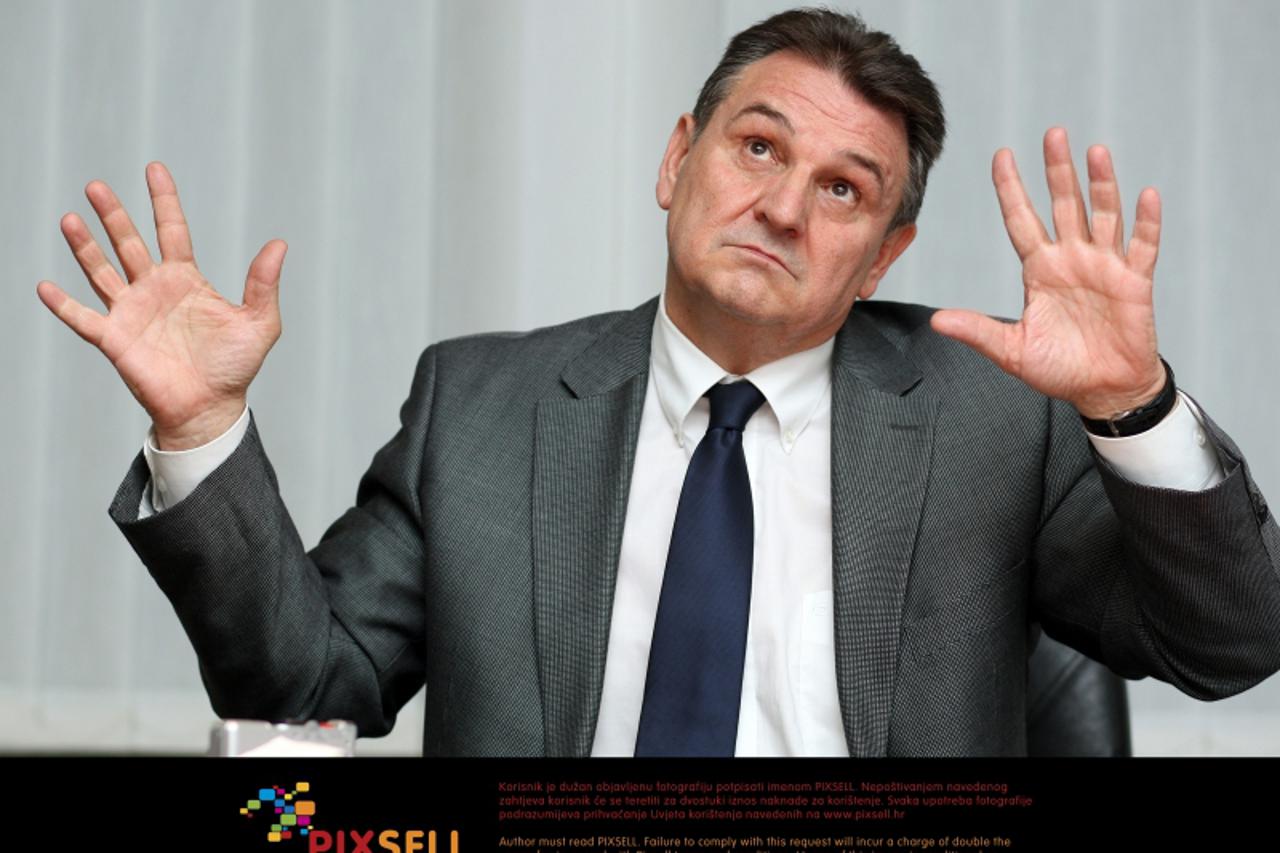 \'27.02.2012., Zagreb - Radimir Cacic, potpredsjednik Vlade Republike Hrvatske i ministar gospodarstva.  Photo: Igor Kralj/PIXSELL\'