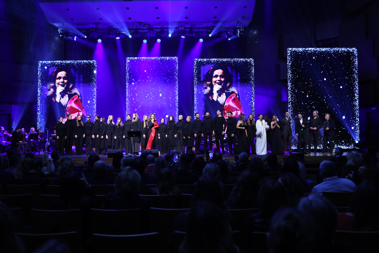 Zagreb: Božićni gala koncert Croatia osiguranja "Croatia povezana pjesmom" u KD Lisinski