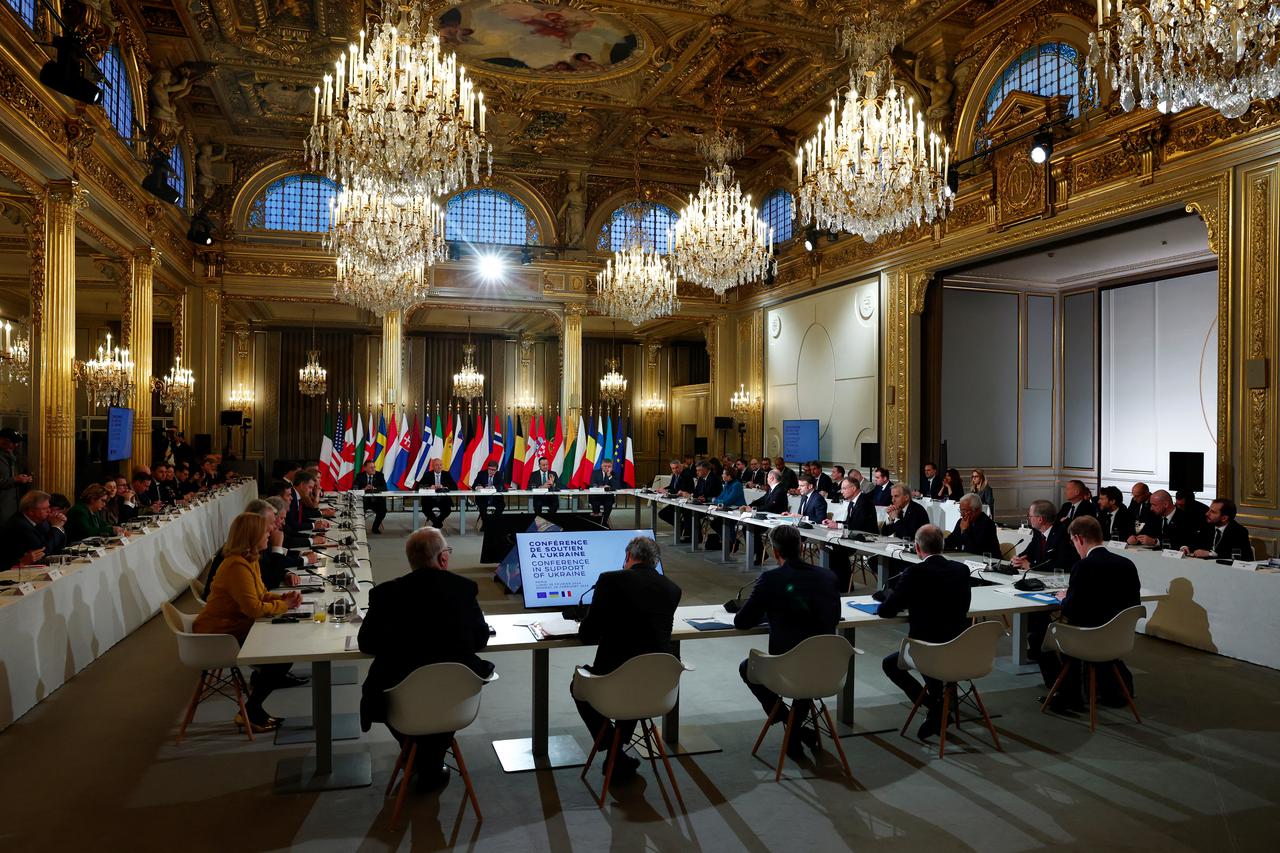 France's Macron hosts Ukraine meeting in Paris